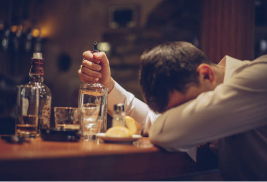 中国每年有70.9万人因酒丧命！饮酒会加速肿瘤恶化