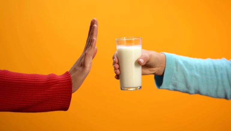牛奶喝多易致癌！男性前列腺癌风险增加27%，女性乳腺癌风险增加17%