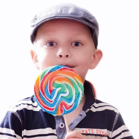 <b>孩子最喜欢吃的彩虹糖可致DNA改变！伤害大脑、肝脏、肾脏……</b>