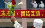 用生命铸成的历史：纪念抗击“SARS”胜利十周年