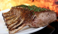 你吃的“红肉”似砒霜！替代品一“植物肉”，不仅减肥，还有益于心血管健康