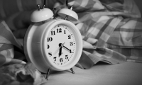 没睡好觉，也是月亮惹的祸？Science子刊封面研究：人类睡眠与月球周期