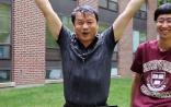 美国科学院院士谢晓亮接受冰桶挑战 点名饶毅