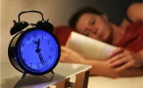 别熬夜了！睡眠不足8个小时，小心出现抑郁症和焦虑症